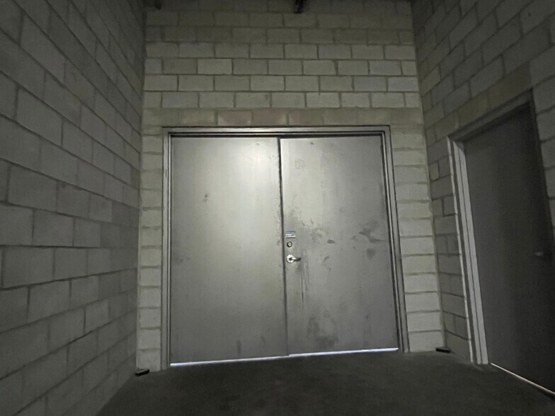 More Photos Of 161 Bartley Dr, Toronto Manufacturing For Lease