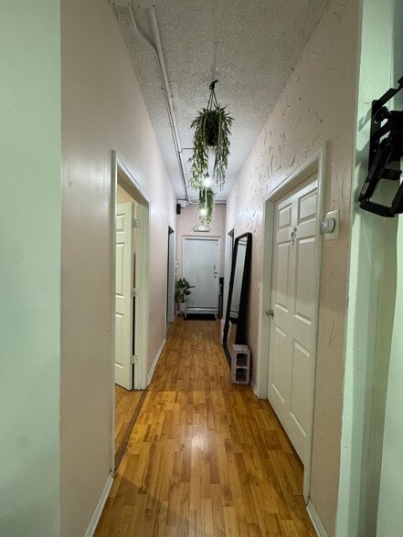 More Photos Of 4320-4352 S Manhattan Ave, Tampa General Retail For Lease