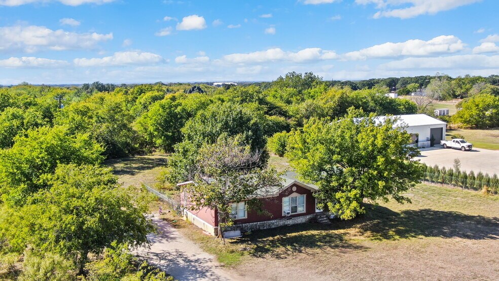 More Photos Of 1507 Ranger Hwy, Weatherford Warehouse For Lease