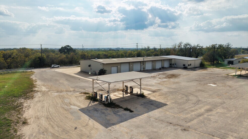 More Photos Of 14685 Old Frio City Rd, Lytle Warehouse For Lease