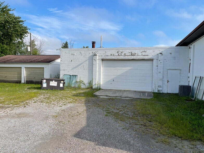 More Photos Of 1623 N Main St, Lima General Retail For Sale