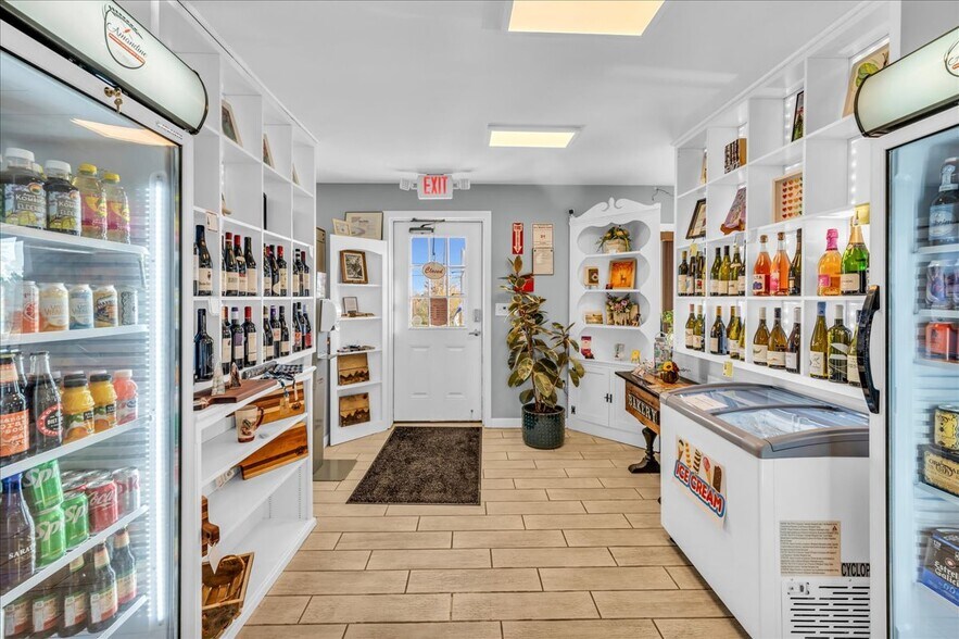 More Photos Of 357 W Main St, Searsport Freestanding For Sale