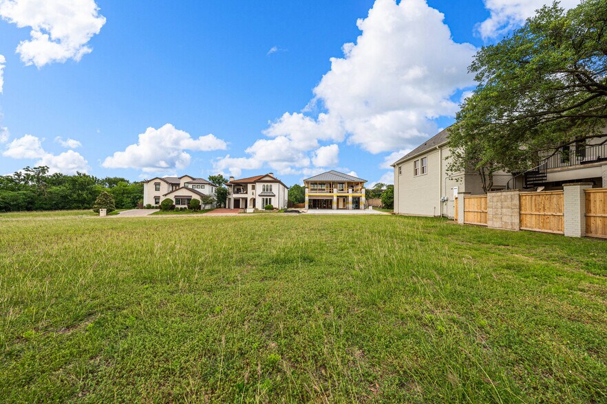More Photos Of The Enclave, Waco Land For Sale