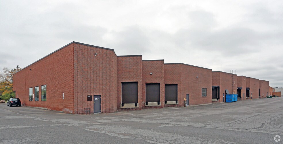 More Photos Of 50 Mural St, Richmond Hill Light Distribution For Lease