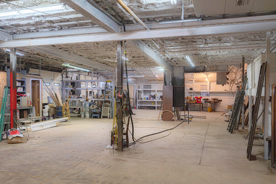 More Photos Of 1125 Noblestown Rd, Oakdale Warehouse For Sale