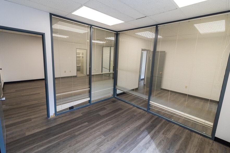 More Photos Of 3501 23rd St NE, Calgary Warehouse For Lease