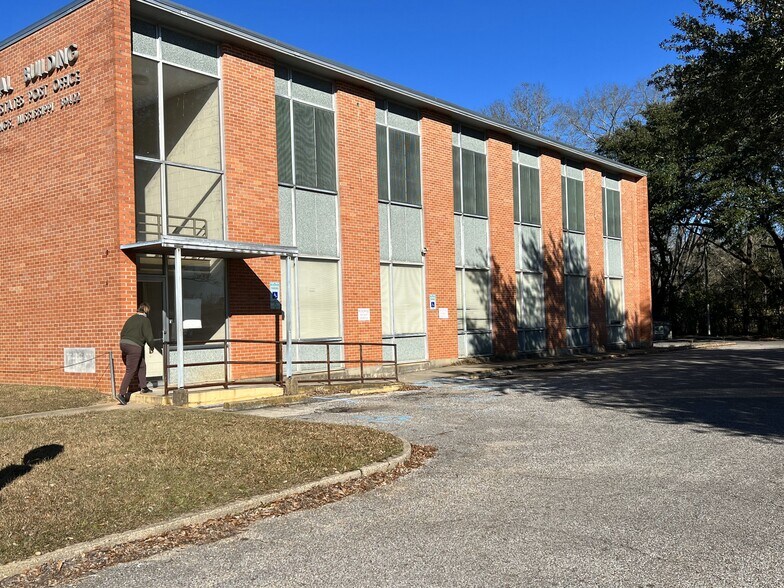 More Photos Of 14 N Third St, Bay Springs Post Office For Sale