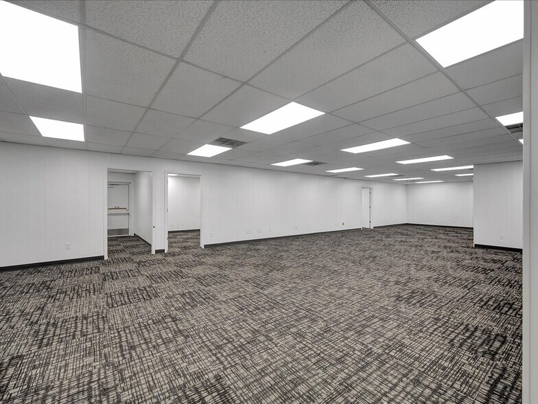 More Photos Of 3804 South St, Nacogdoches Warehouse For Sale