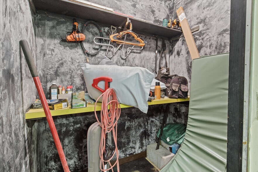 More Photos Of 1355 E Lafayette St, Tallahassee Veterinarian Kennel For Sale