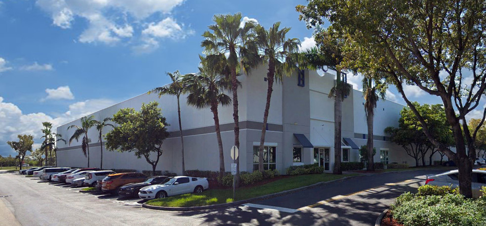 Primary Photo Of 10301 NW 108th Ave, Medley Warehouse For Lease