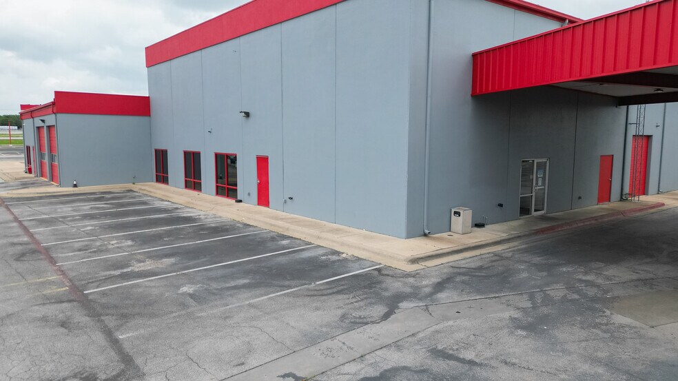 More Photos Of 1902 E Central Texas Expy, Killeen Auto Dealership For Lease