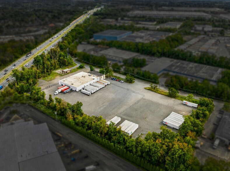 More Photos Of 76 National Rd, Edison Warehouse For Lease