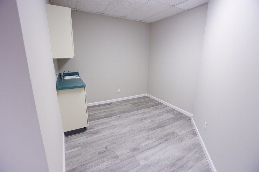More Photos Of 180 White Rd, Little Silver Medical For Lease