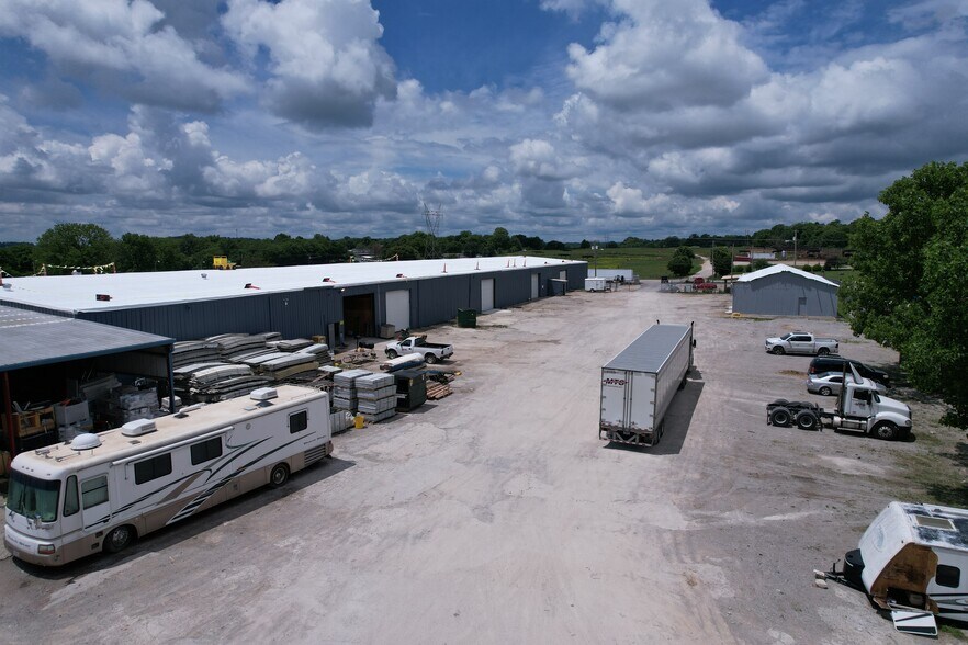 More Photos Of 1230 Industrial Park Rd, Columbia Warehouse For Lease