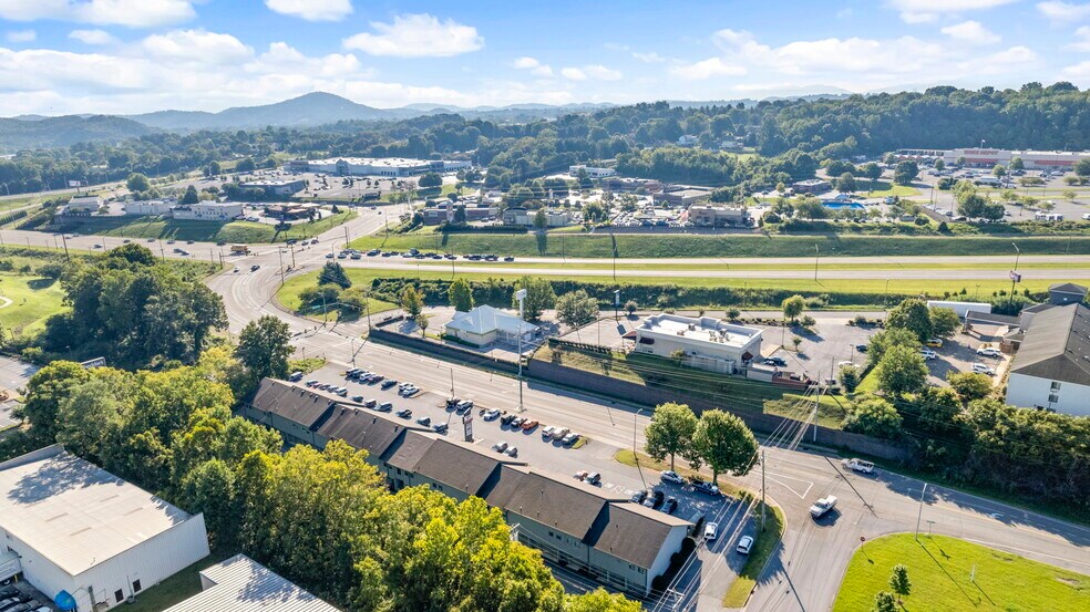 More Photos Of 926 W Oakland Ave, Johnson City Office For Lease