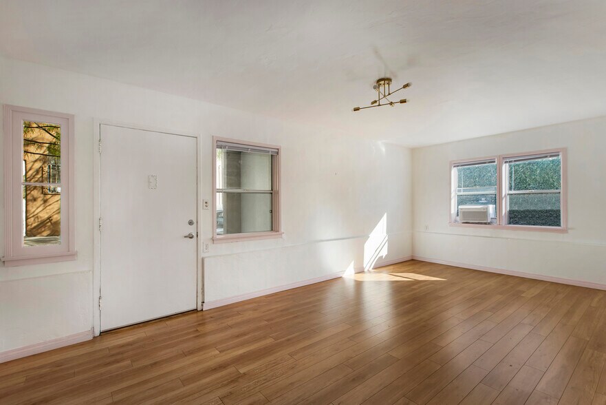 More Photos Of 1933 Hillhurst Ave, Los Angeles Office For Lease