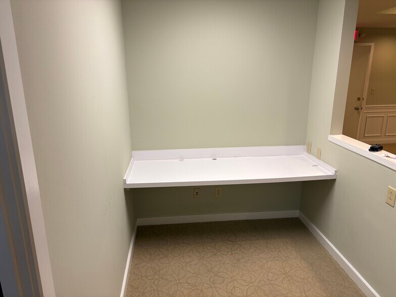 More Photos Of 6728 Loop Rd, Centerville Medical For Sale