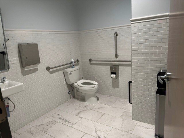 More Photos Of 2593 Development Dr, Green Bay Medical For Lease