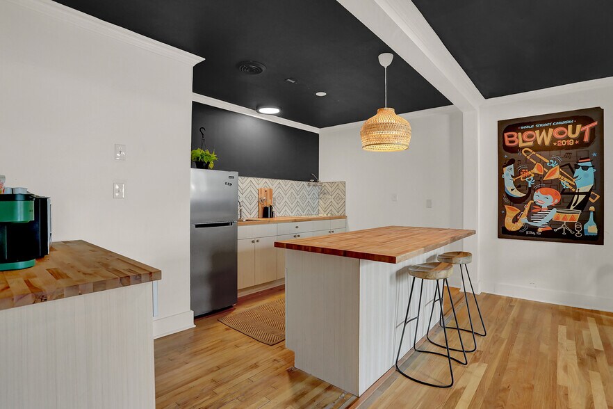 More Photos Of 2258 Young Ave, Memphis Loft Creative Space For Sale