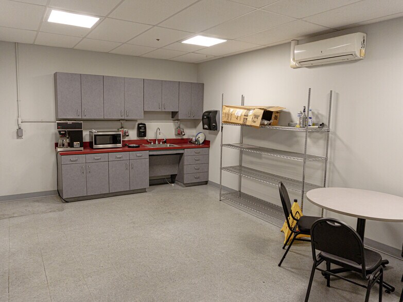 More Photos Of 7300 Regency Rd, Marshall Warehouse For Sale