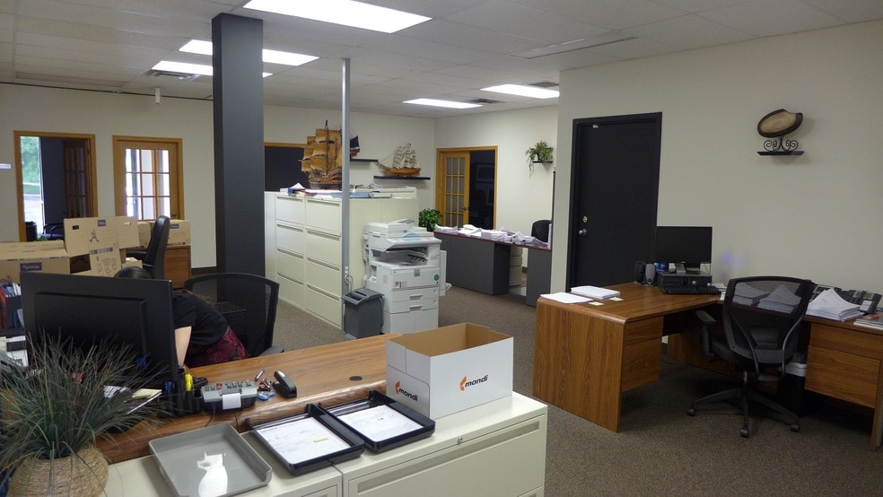 More Photos Of 325 West St, Brantford Office For Lease