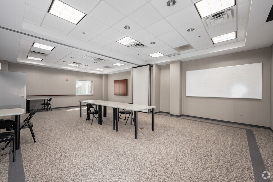 More Photos Of 6411 Beckley St, Baltimore Research And Development For Lease