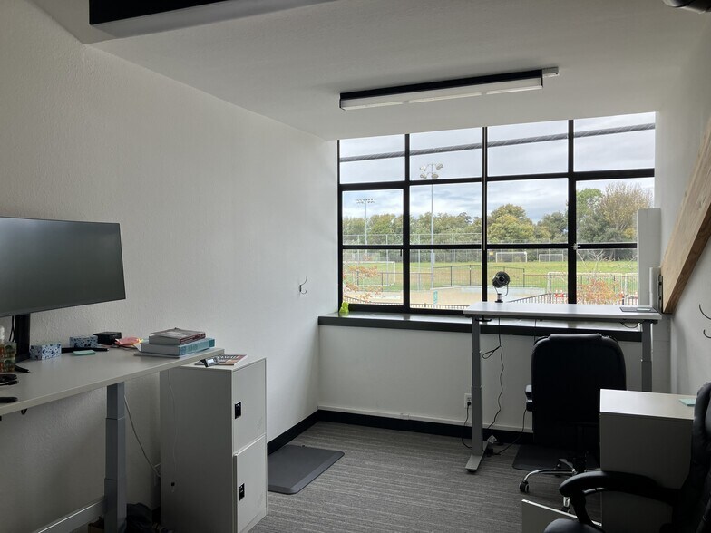 More Photos Of 1200 5th St, Berkeley Light Manufacturing For Sale