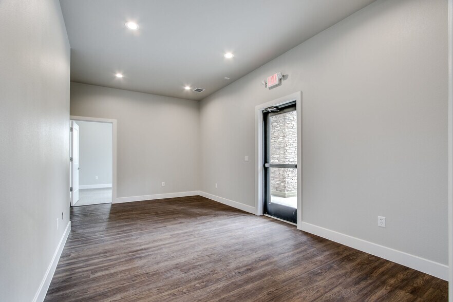More Photos Of 360 Rufe Snow Dr, Keller Office For Lease