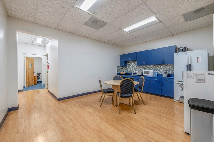 More Photos Of 1290 Reamwood Ave, Sunnyvale Research And Development For Lease