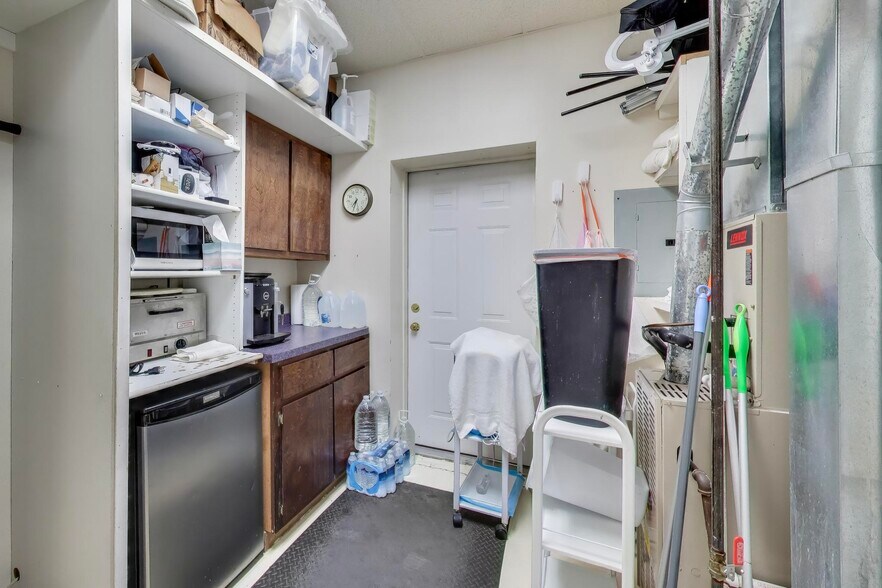 More Photos Of 290 N Rand Rd, Lake Zurich Medical For Lease
