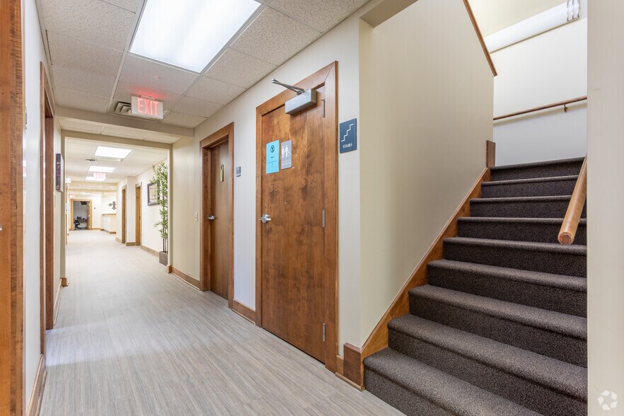 More Photos Of 905 Johns Hopkins Dr, Greenville Medical For Sale