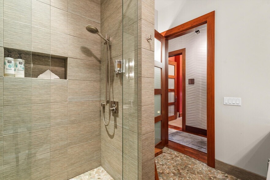 More Photos Of 241 Robinson St, Basalt Storefront For Sale