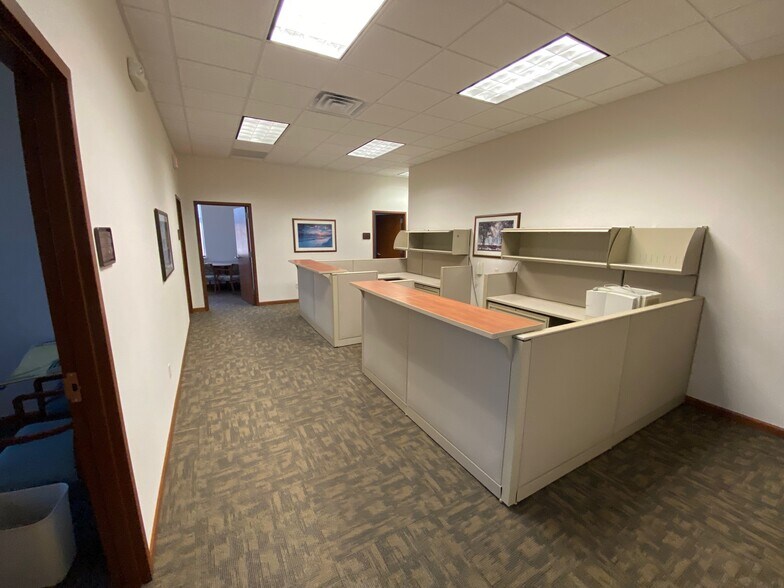 More Photos Of 3189 Voyager Dr, Green Bay Office For Sale