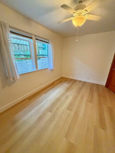 More Photos Of 653 Ramona Ave - Office/Live-Work, Laguna Beach Office For Lease