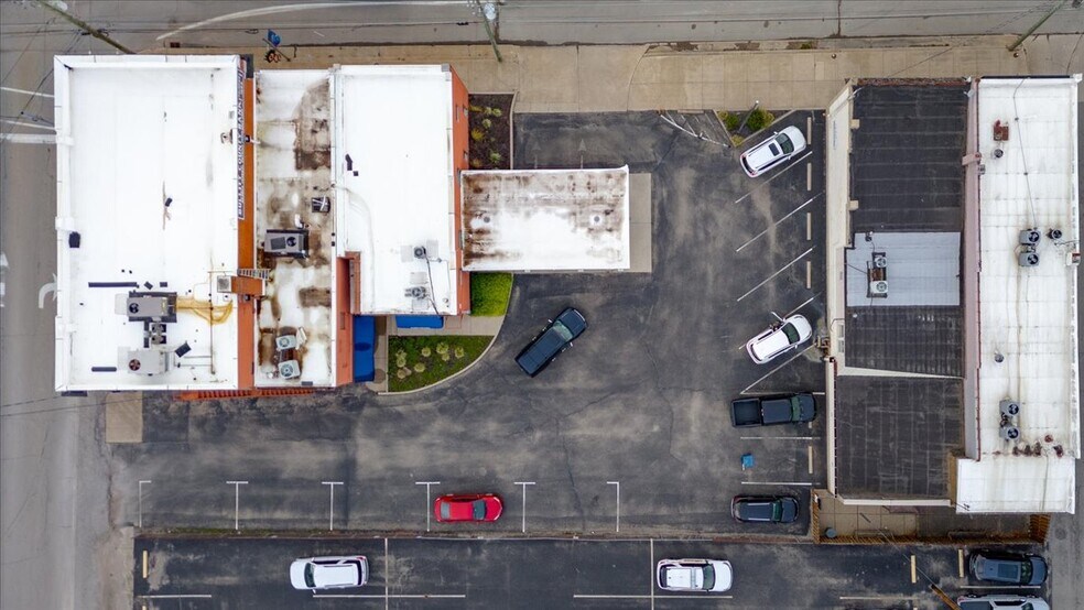 More Photos Of 340 S Buckman St, Shepherdsville Bank For Lease