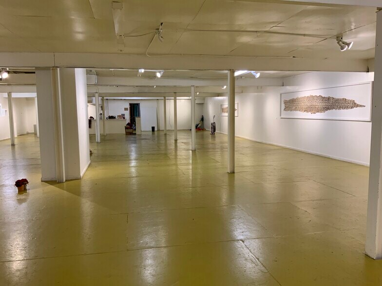 More Photos Of 1935 Q St, Lincoln Freestanding For Sale