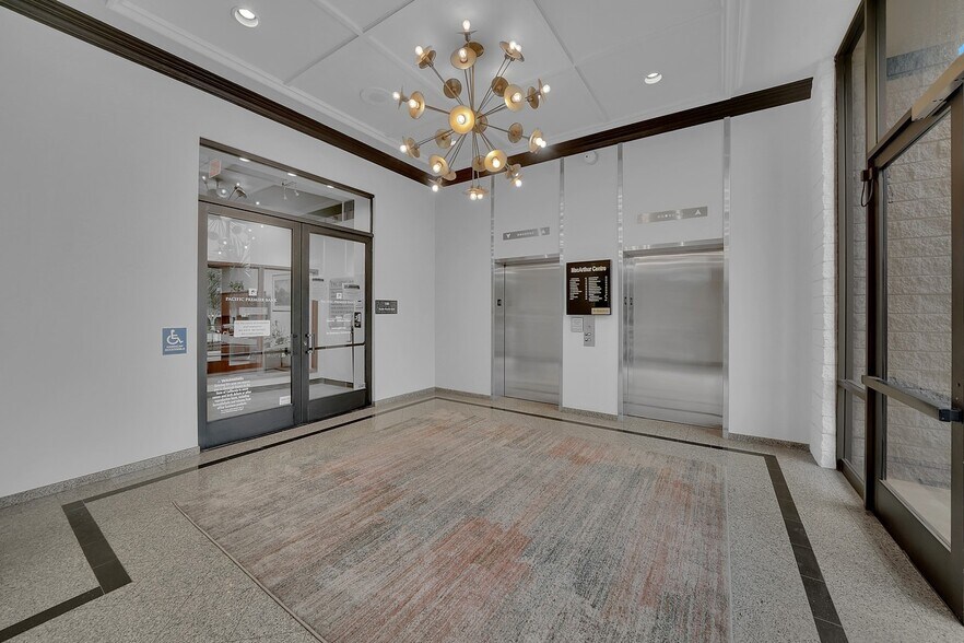 More Photos Of 4667 MacArthur Blvd, Newport Beach Office For Lease