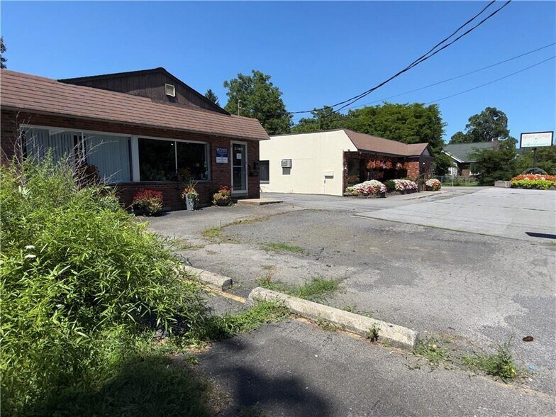 More Photos Of 24 Oneida St, Oneonta Restaurant For Sale