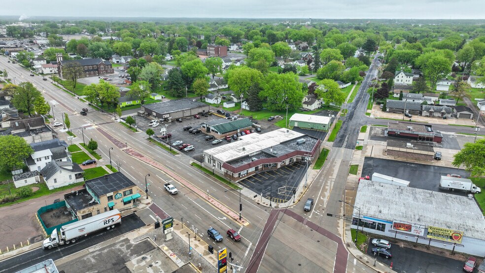 More Photos Of 1301-1305 S Central Ave, Marshfield Convenience Store For Sale