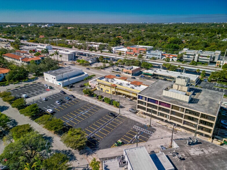 More Photos Of 430 S Dixie Hwy, Miami Office For Lease