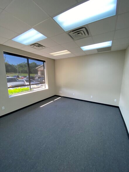 More Photos Of 104-115 Jordan Plaza Blvd, Tyler Unknown For Lease