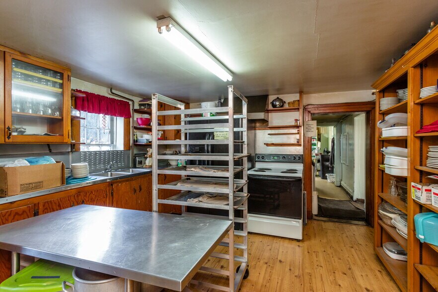 More Photos Of 222 Main St, Dayton Freestanding For Sale