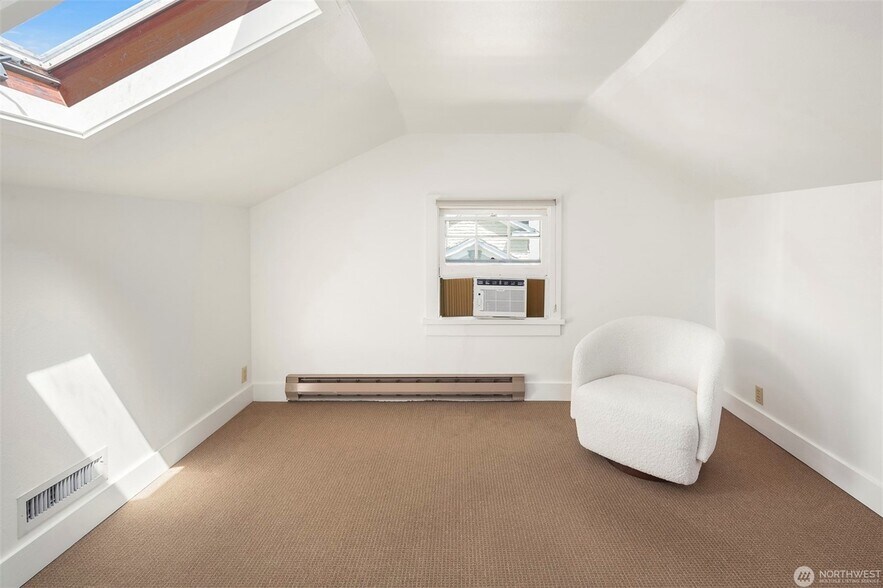 More Photos Of 2012 65th St, Seattle Office For Sale