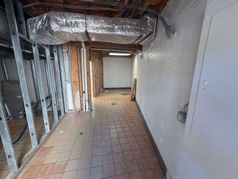 More Photos Of 310 E Railroad Ave, Boca Grande Restaurant For Lease