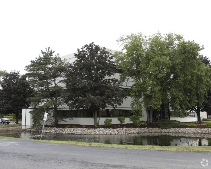 More Photos Of 1020 Milwaukee Ave, Deerfield Office For Lease