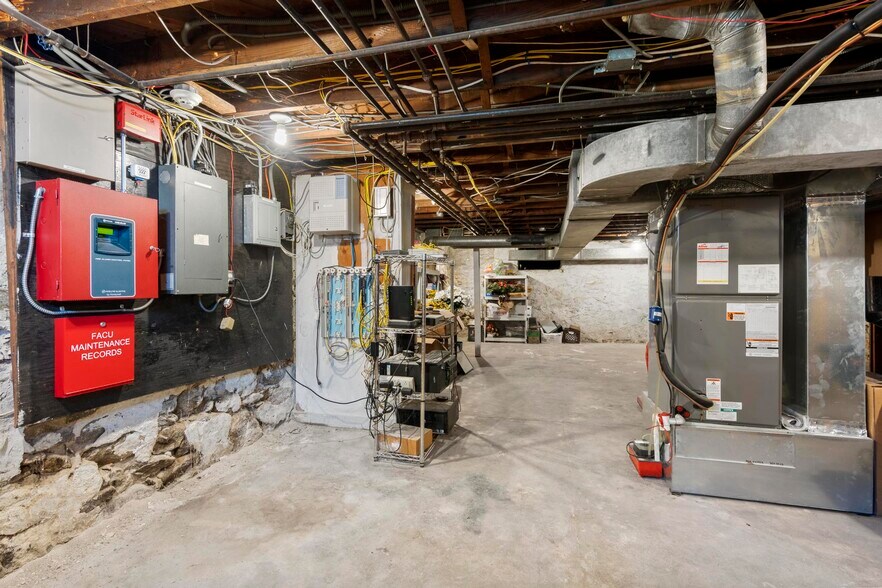 More Photos Of 158 East Ave, Norwalk Office For Lease