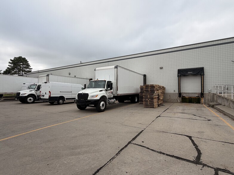 More Photos Of 6240 Abbott Dr, Omaha Distribution For Lease