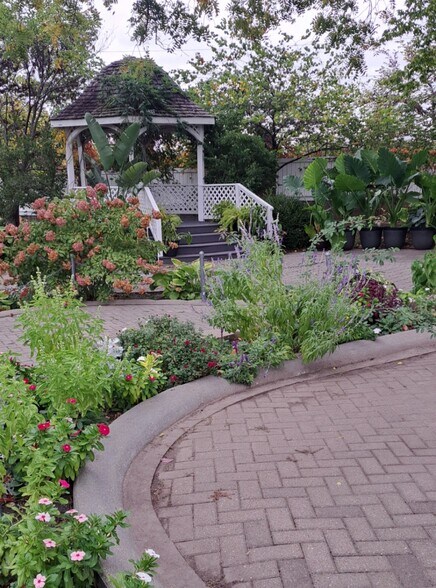 More Photos Of 16816 E US Highway 40, Independence Lodge Meeting Hall For Sale