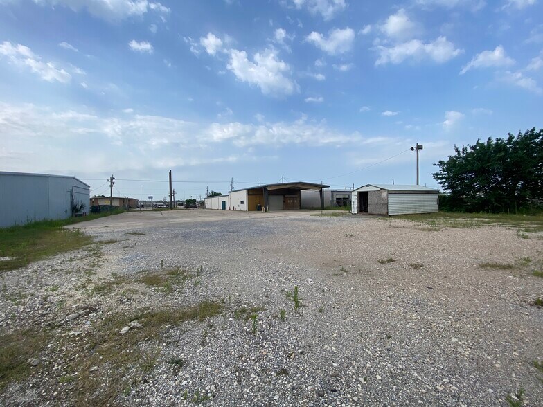 More Photos Of 4770 Washington Blvd, Beaumont Light Distribution For Lease