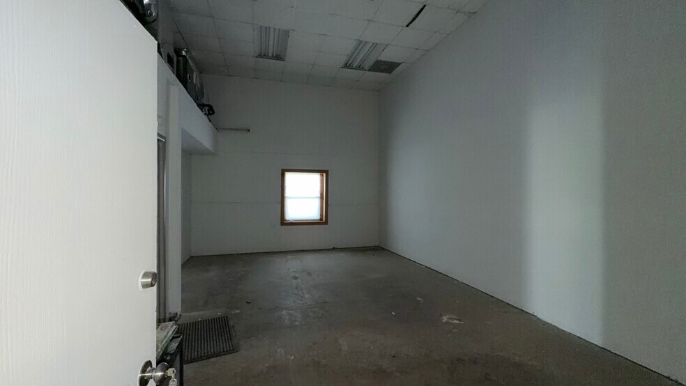 More Photos Of 1725 S Nova Rd, Daytona Beach Warehouse For Sale